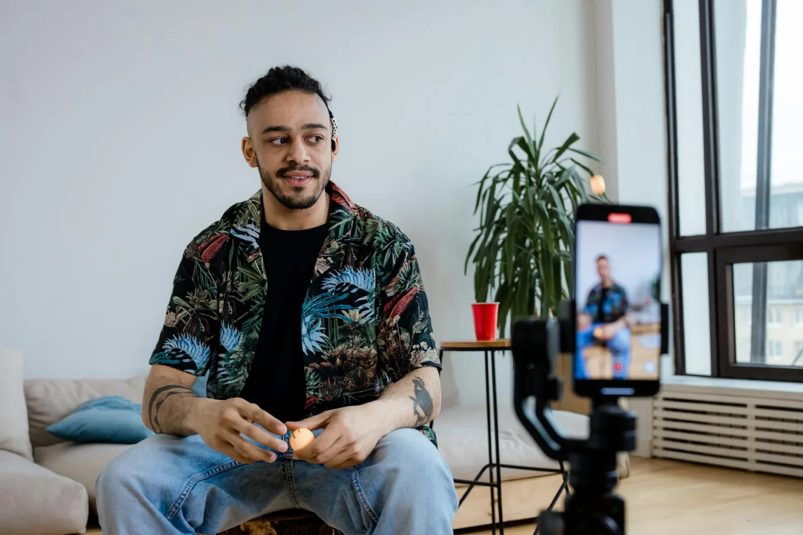 Les marques pionnières de l'approche hybride - avenir UGC marketing | Esekai